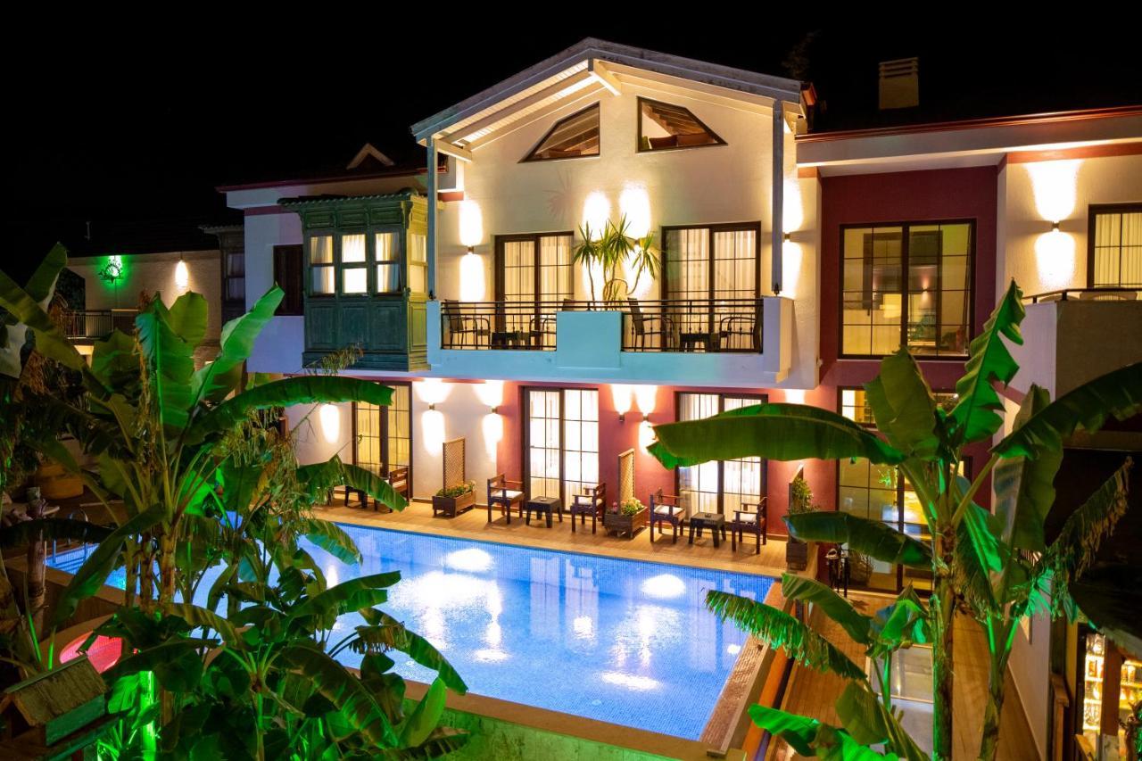 Cesmekes Otel מראה חיצוני תמונה