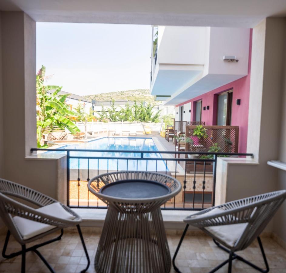 Cesmekes Otel מראה חיצוני תמונה