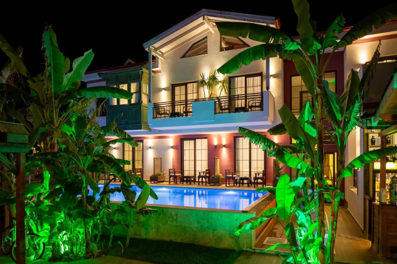 Cesmekes Otel מראה חיצוני תמונה